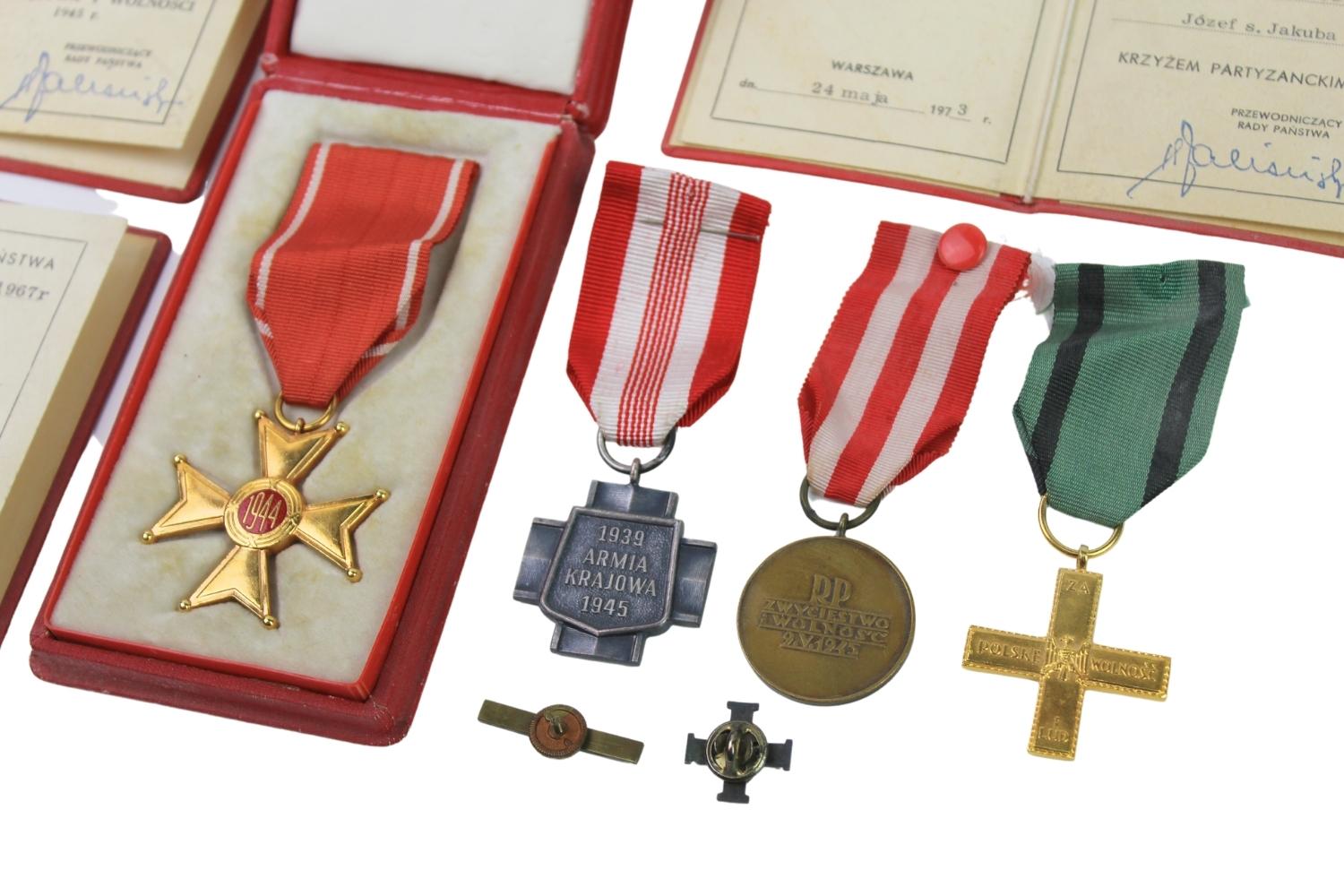 Zestaw odznaczeń i dokumentów Krysiulewicz Józef 