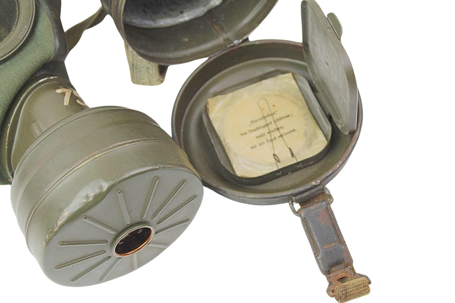 Niemiecka maska przeciwgazowa z puszką 1941