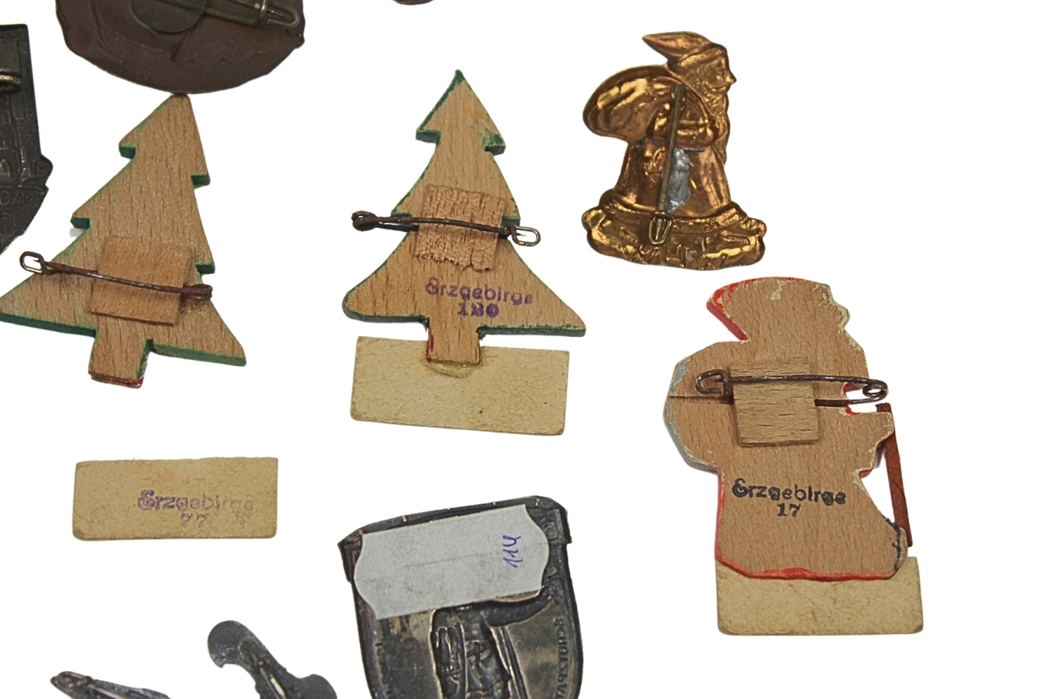 Duży zestaw niemieckich odznak pomoc zimowa WHW 