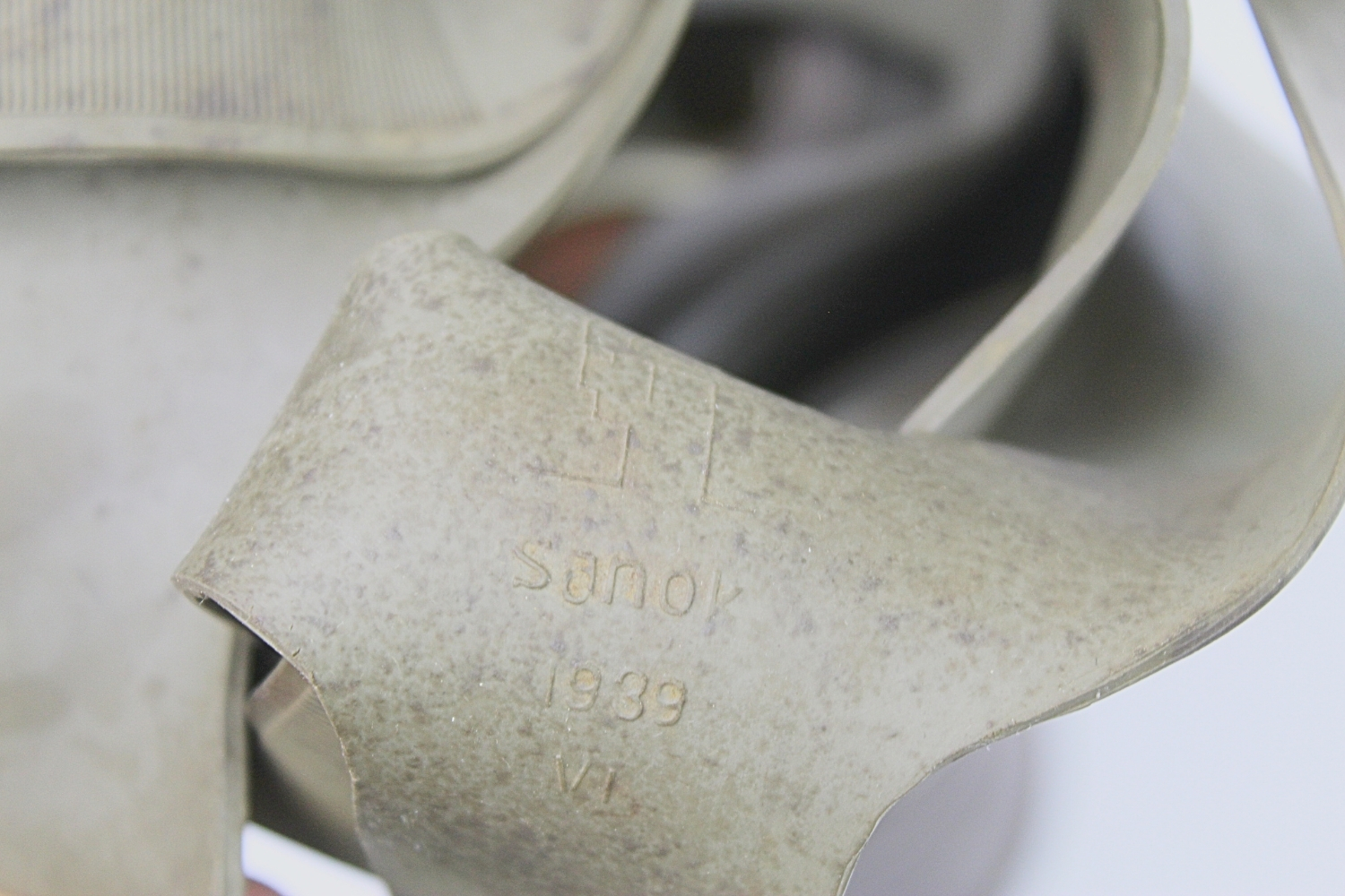 II RP Maska C2 Sanok 1939 dla dzieci z torbą