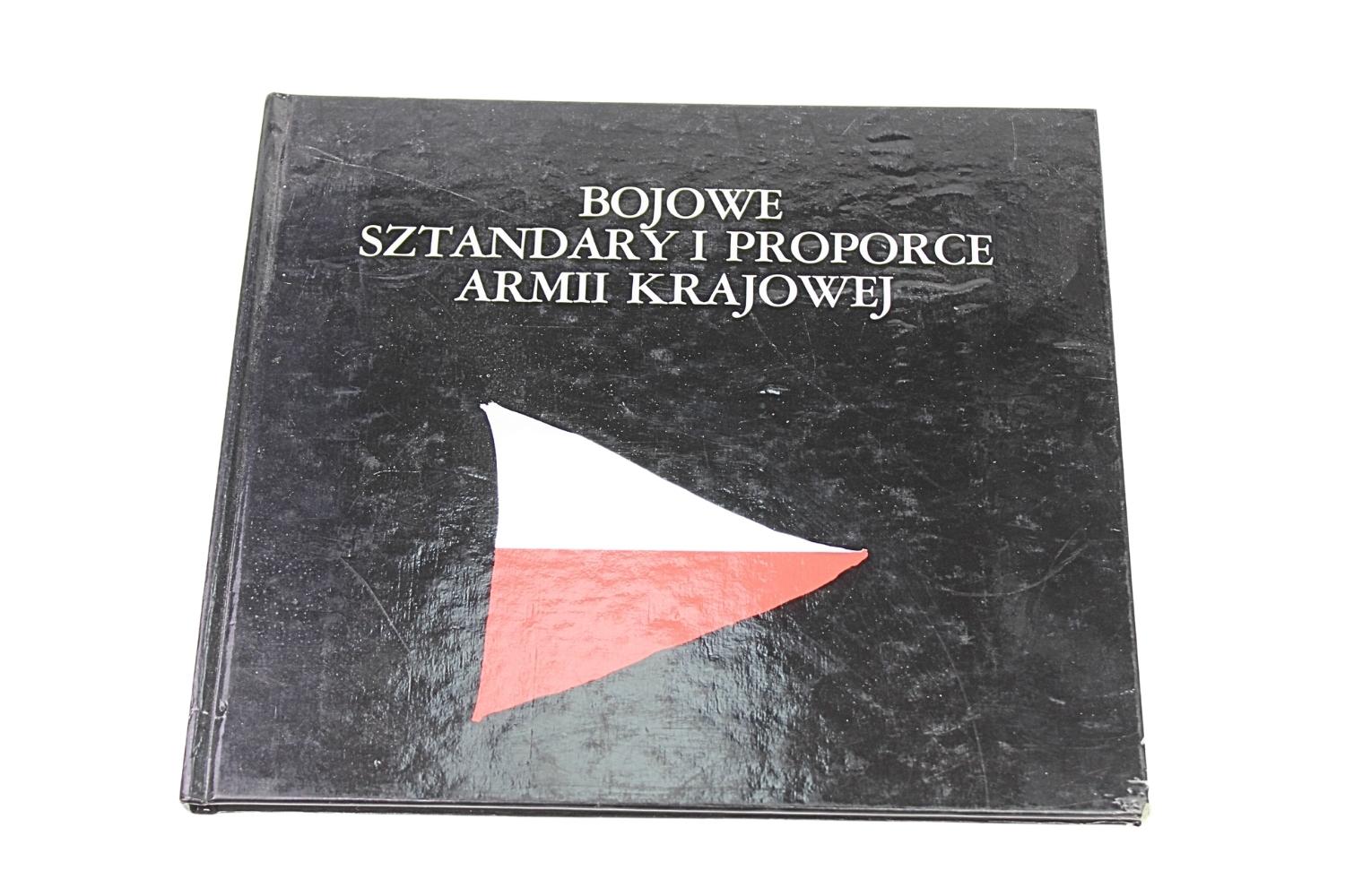 Bojowe sztandary i proporce armii krajowej