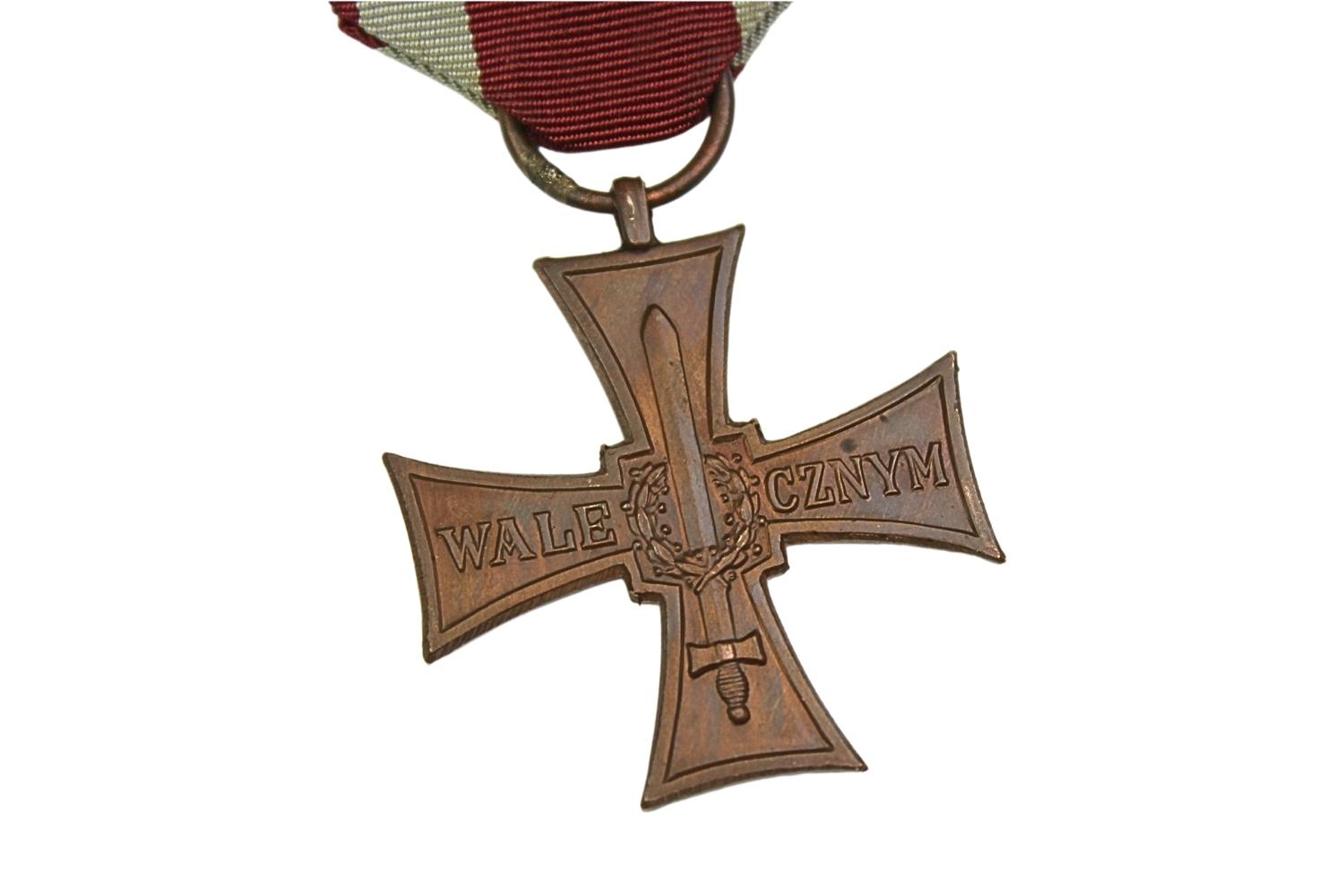 Krzyż Walecznych 1944 z miniaturką