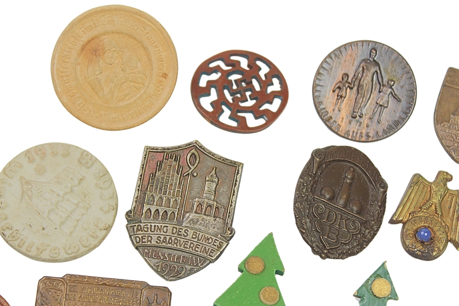 Duży zestaw niemieckich odznak pomoc zimowa WHW 