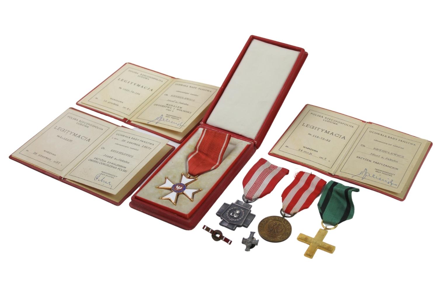 Zestaw odznaczeń i dokumentów Krysiulewicz Józef 