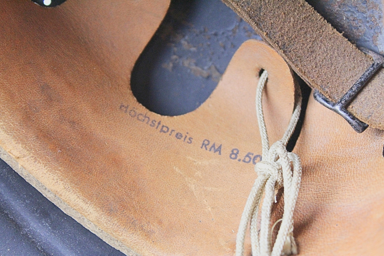 Hełm niemiecki Luftschutz Gladiator 