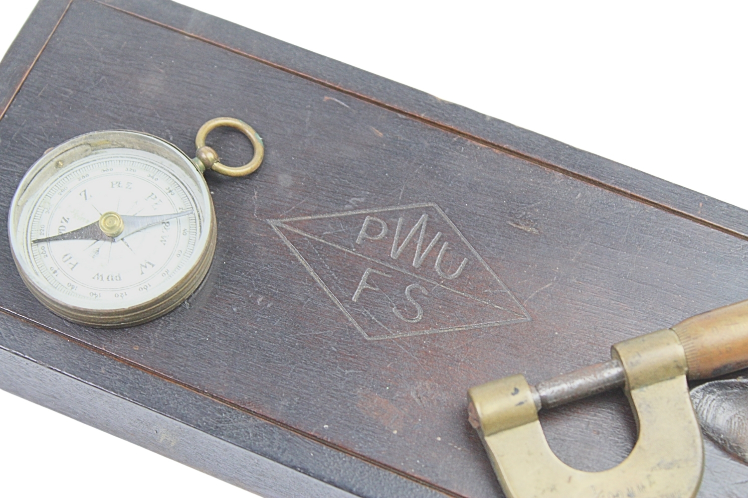 II RP Zestaw mierniczy mikrometr Gerlach, P.W.U.  F.S., kompas  W.P.