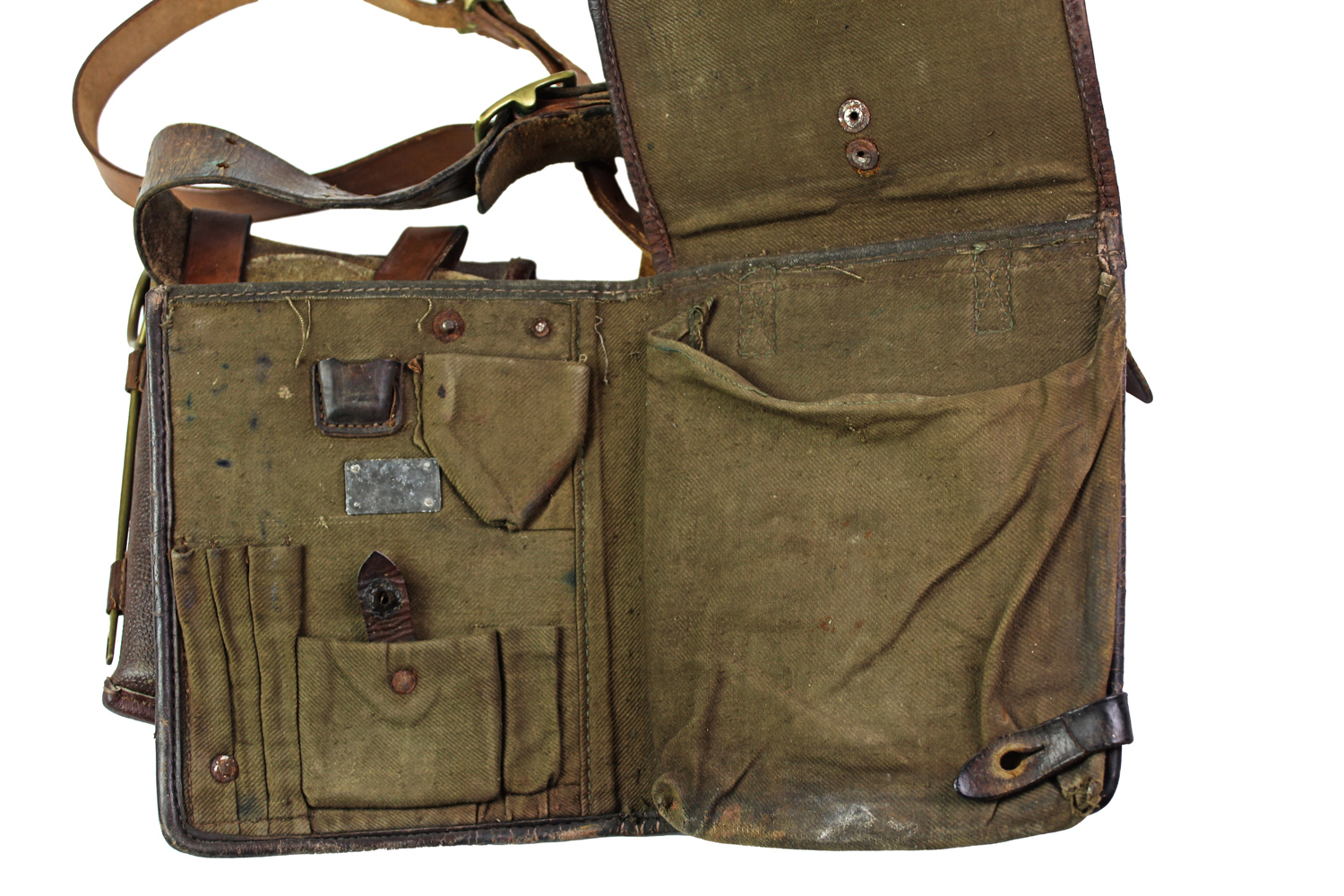 Pas z kaburą i raportówką