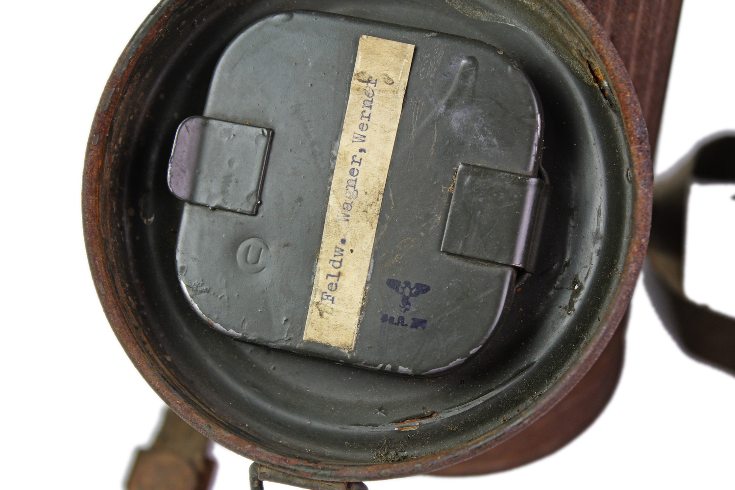 Niemiecka maska z puszką