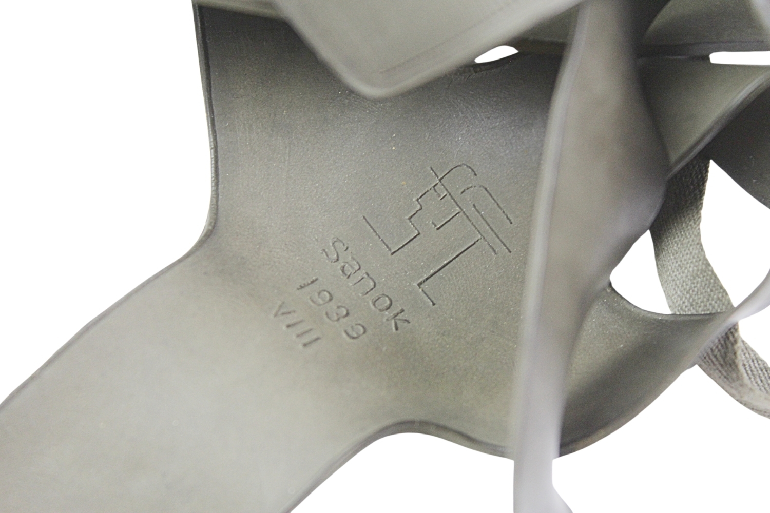 II RP Maska przeciwgazowa C2 z pochłaniaczem 1939