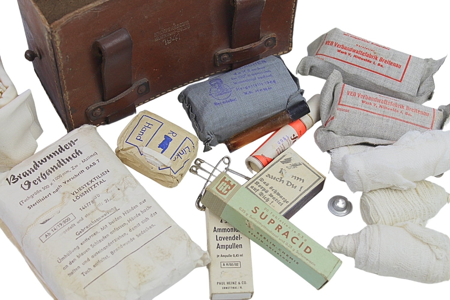 Bandażownica Berckemeyer&Comp. Mulheim 1941 z zawartością