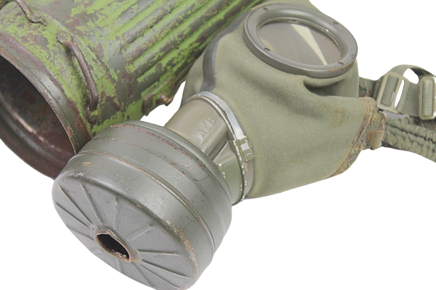 Niemiecka maska przeciwgazowa z puszką