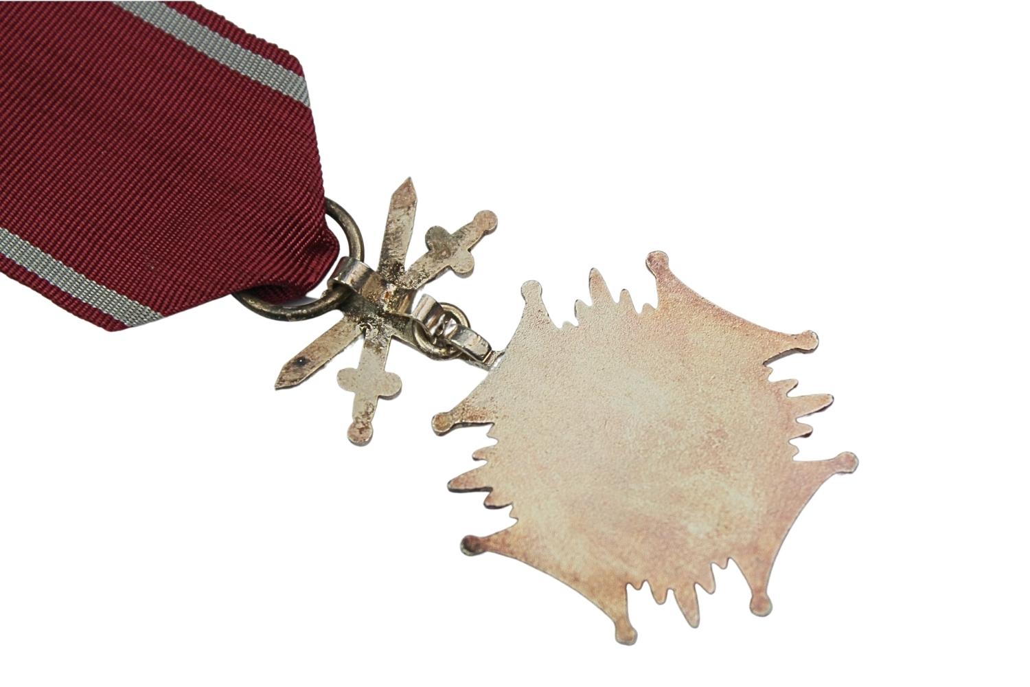 Srebrny Krzyż zasługi z mieczami Mennica