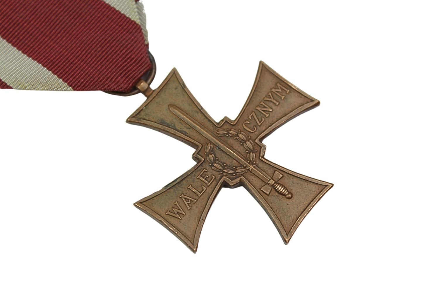 Krzyż Walecznych 1944