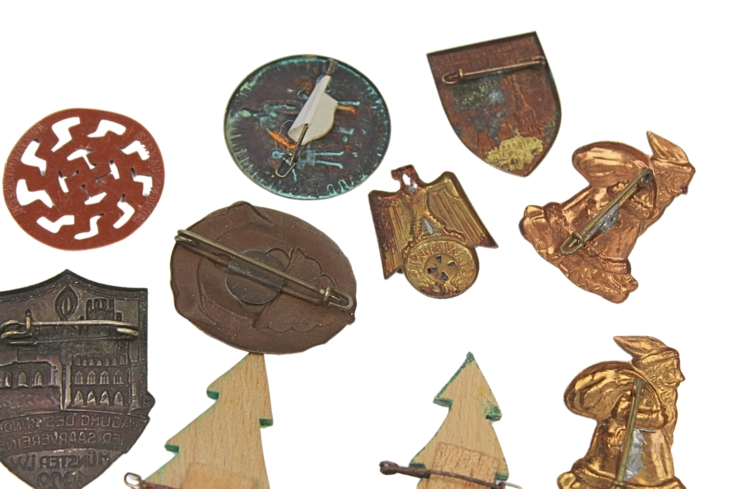 Duży zestaw niemieckich odznak pomoc zimowa WHW 