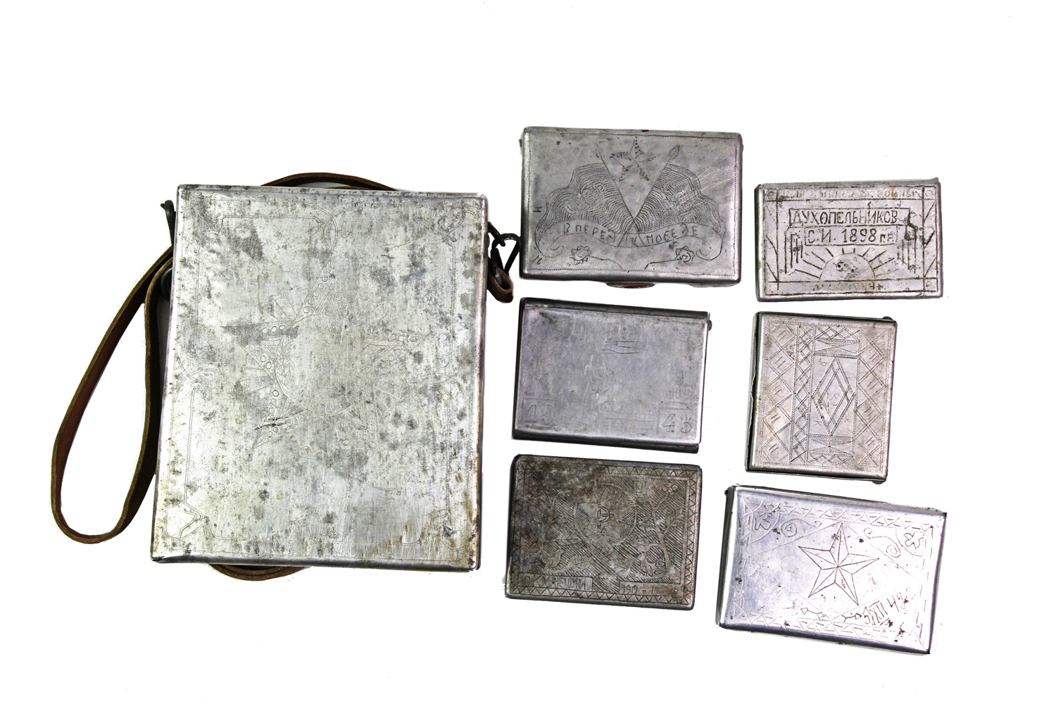 Zestaw pudełek papierośnic sztuka okopowa 