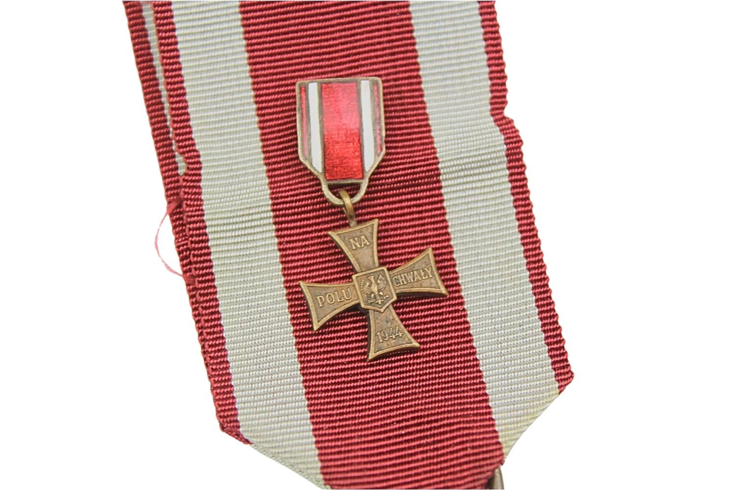 KRZYŻ WALECZNYCH 1944 Z MINIATURKĄ