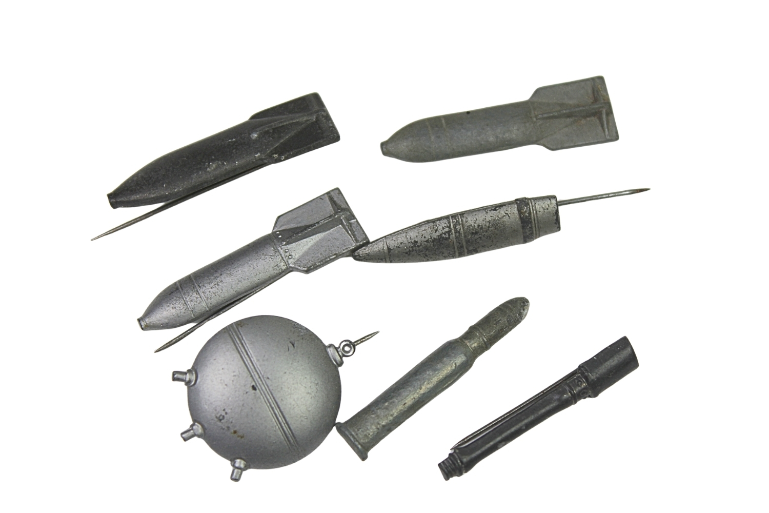 ZESTAW 7 ODZNAK/ PRZYPINEK POMOCY ZIMOWEJ WHW