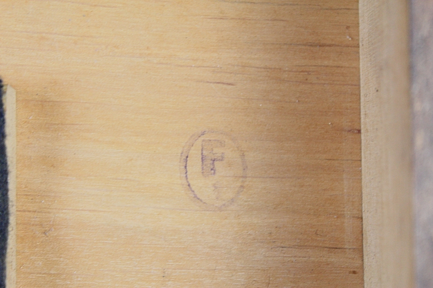 II RP Skrzynia na teodolit WP Kartografia "Wuka" Lwów F1