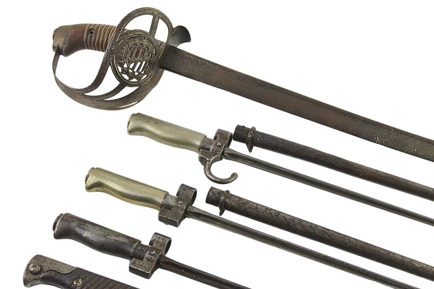 Duży zestaw broni białej