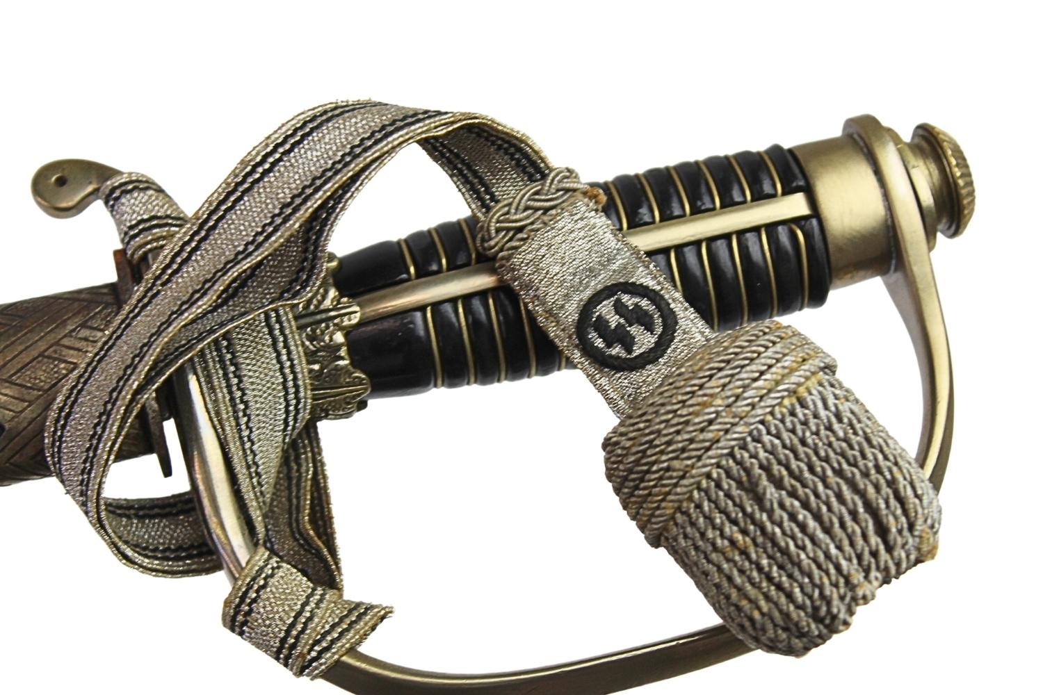 Szpada Oficera SS Eickhorn Solingen z temblakiem