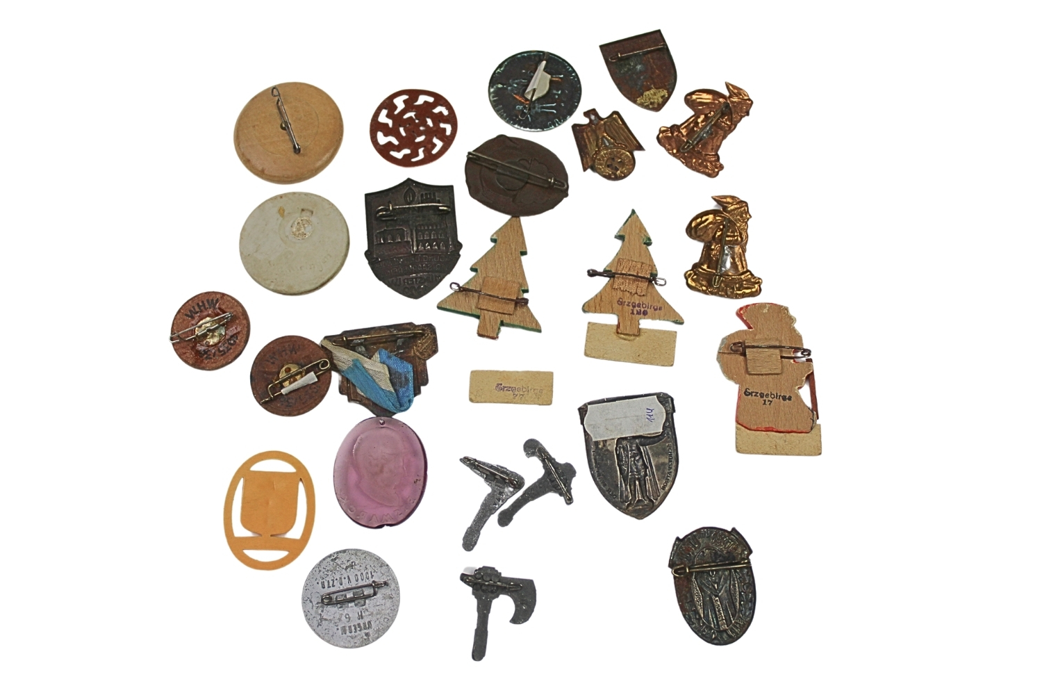 Duży zestaw niemieckich odznak pomoc zimowa WHW 