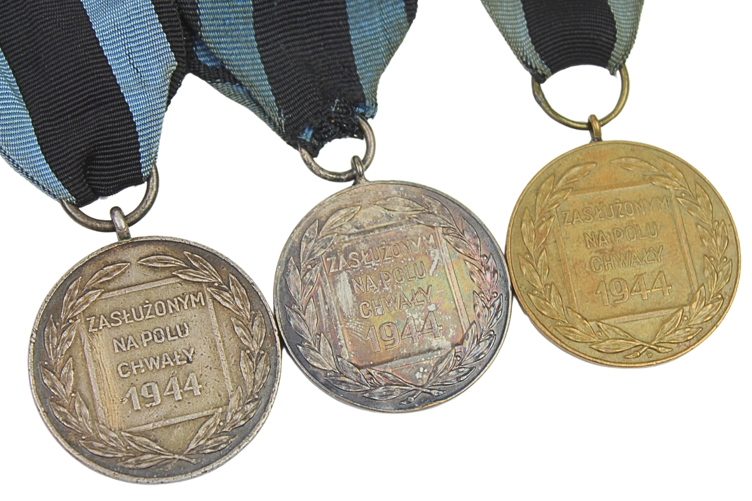 Zestaw Medali Zasłużonym na Polu Chwały 1944