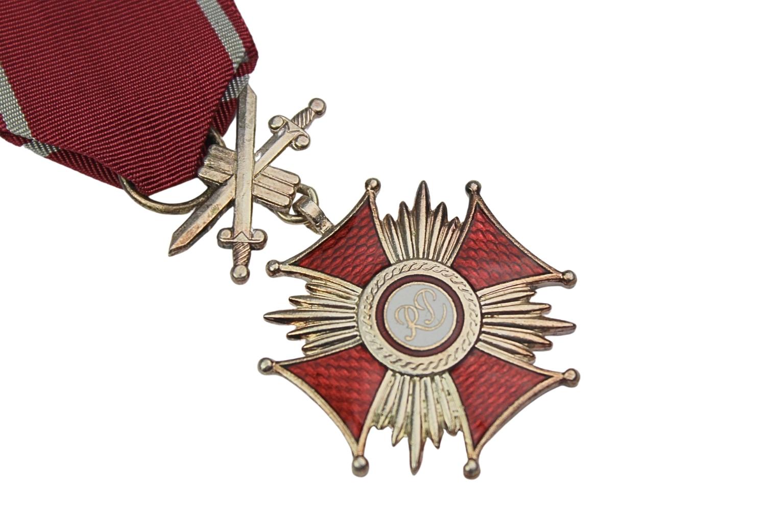 Srebrny Krzyż zasługi z mieczami Mennica