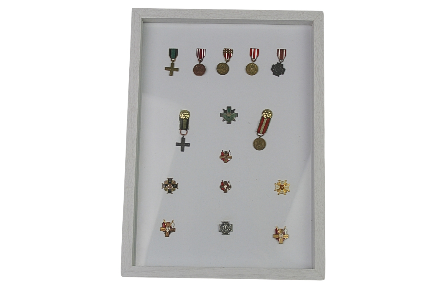 PRL RAMKA Z 15 MINIATURKAMI ODZNACZEŃ AK i PRL