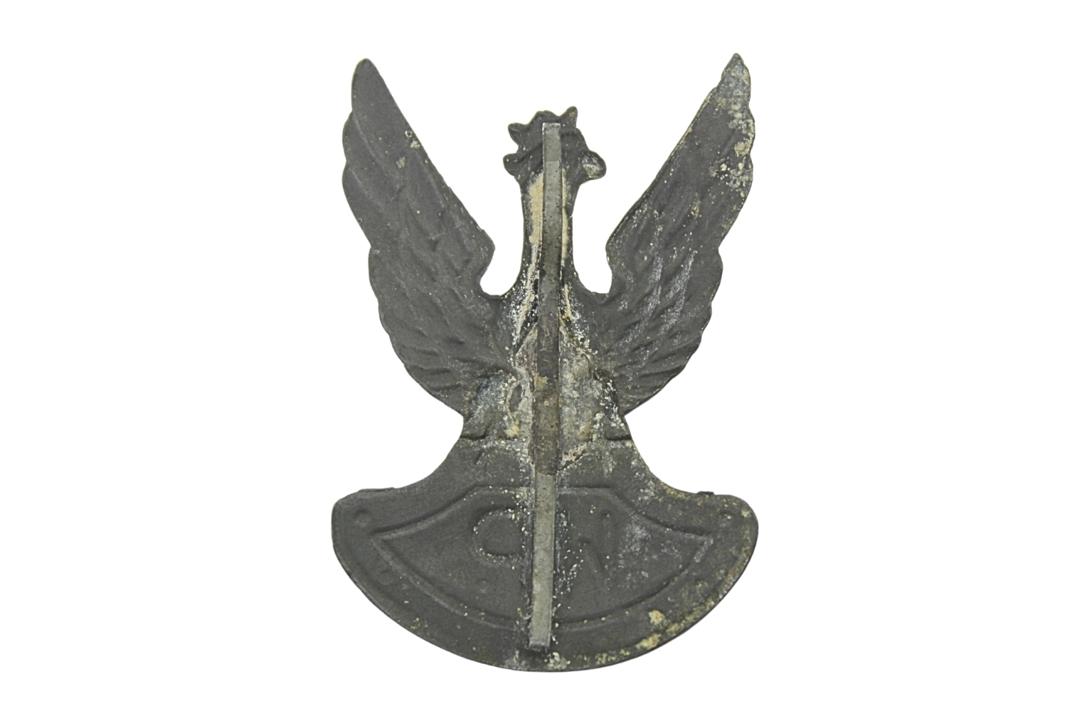 Orzeł partyzancki z W.P. na tarczy amazonek