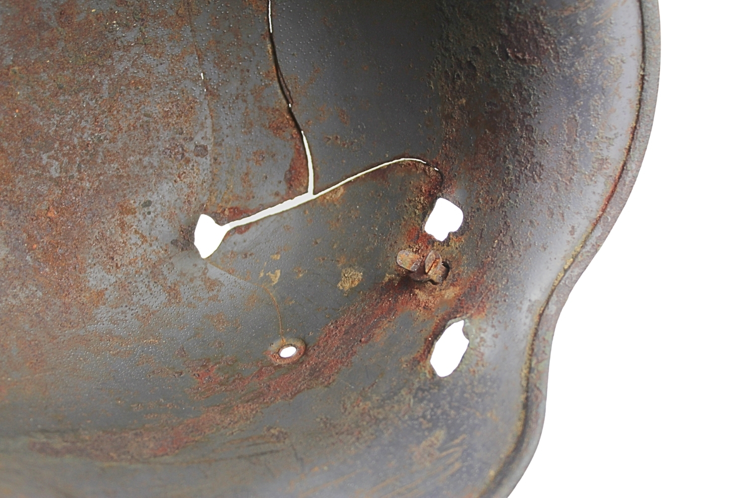 HEŁM M40 PRZESTRZELONY