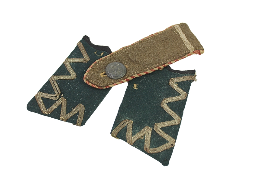 II RP Patki kołnierzowe z naramiennikiem wz.19 szeregowego artylerii