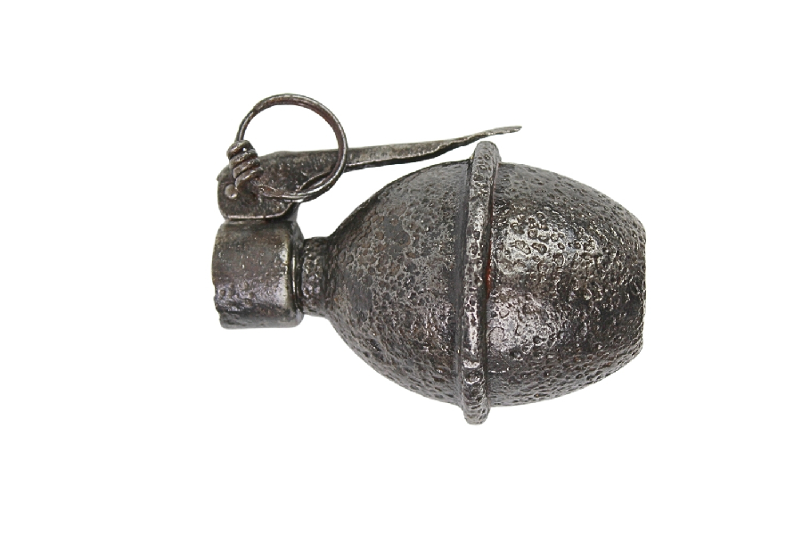 II RP Granat WCZ z zapalnikiem Kr wz.24  skorupa dekoracyjna