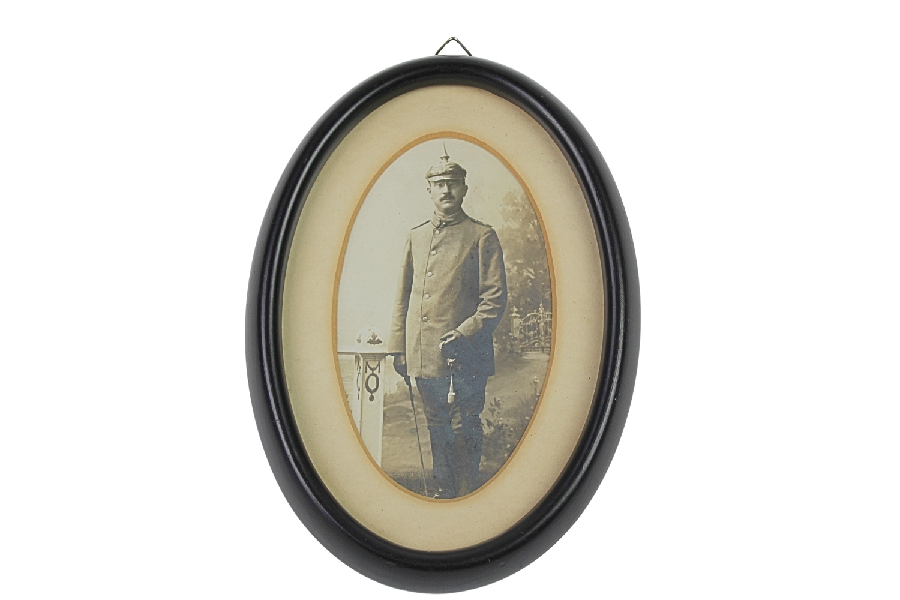 ZDJĘCIE PRUSKIEGO ŻOŁNIERZA W RAMCE