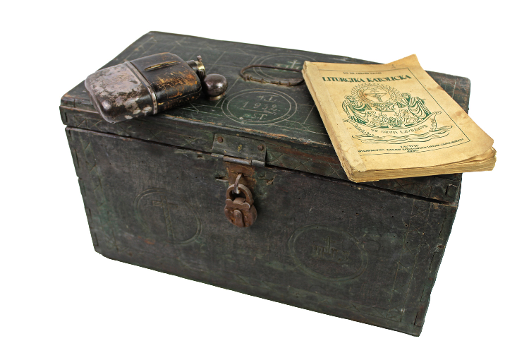 II RP Skrzynia na zestaw do odprawiania Mszy Polowych 1932 