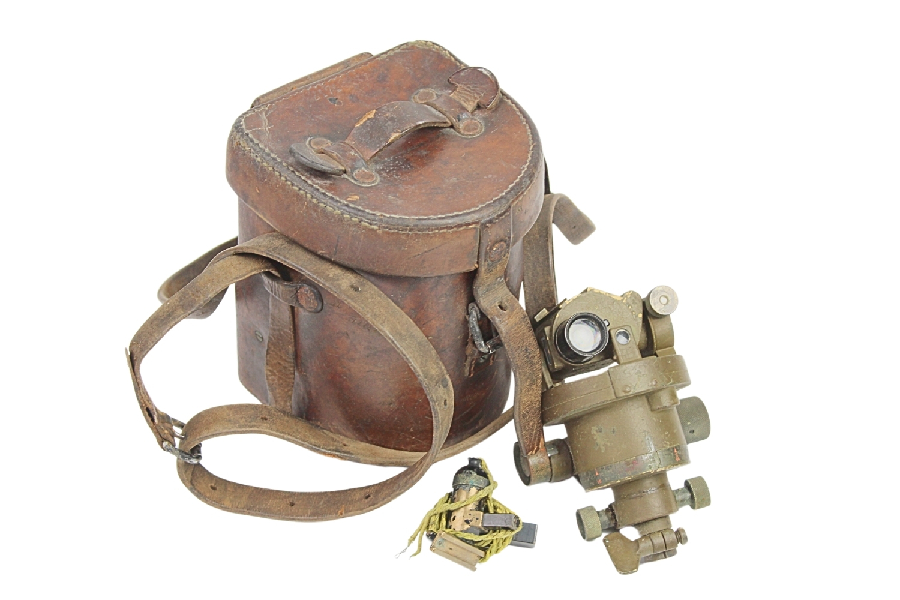 II RP Kątomierz busola wz.30 PZO Warszawa z pokrowcem UNIAKT 